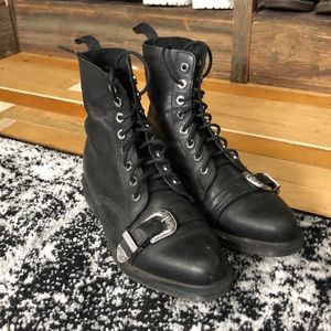 Dr. Martens Ulima